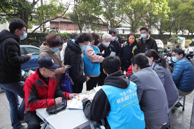 3月5日是学雷锋纪念日,中国电信上海公司在上海全城创新开展"电信美好